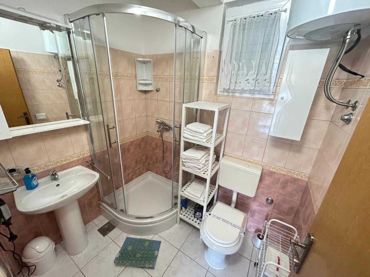 Apartament Sanda *